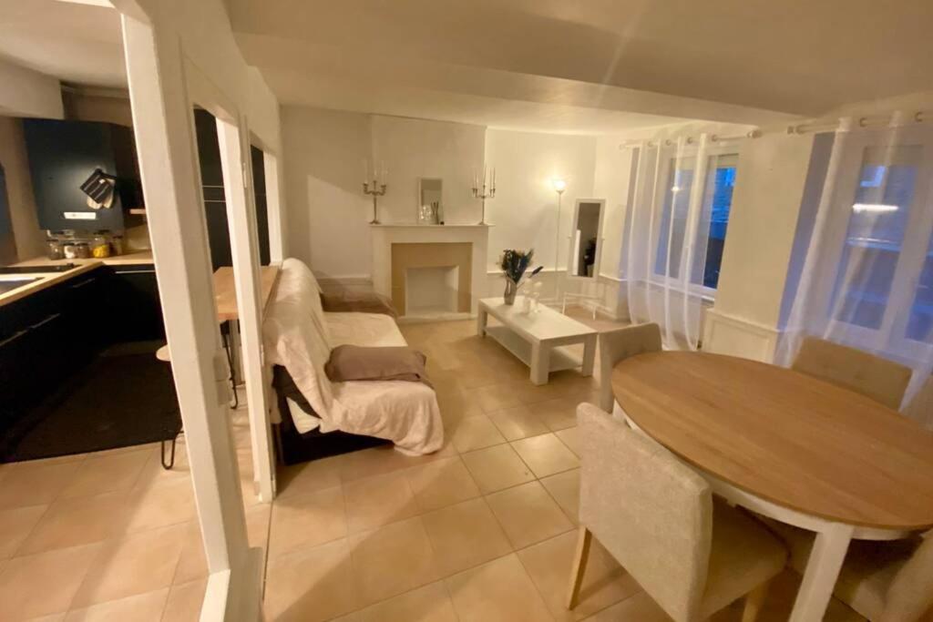 Apartmán La Reine Avranches Exteriér fotografie
