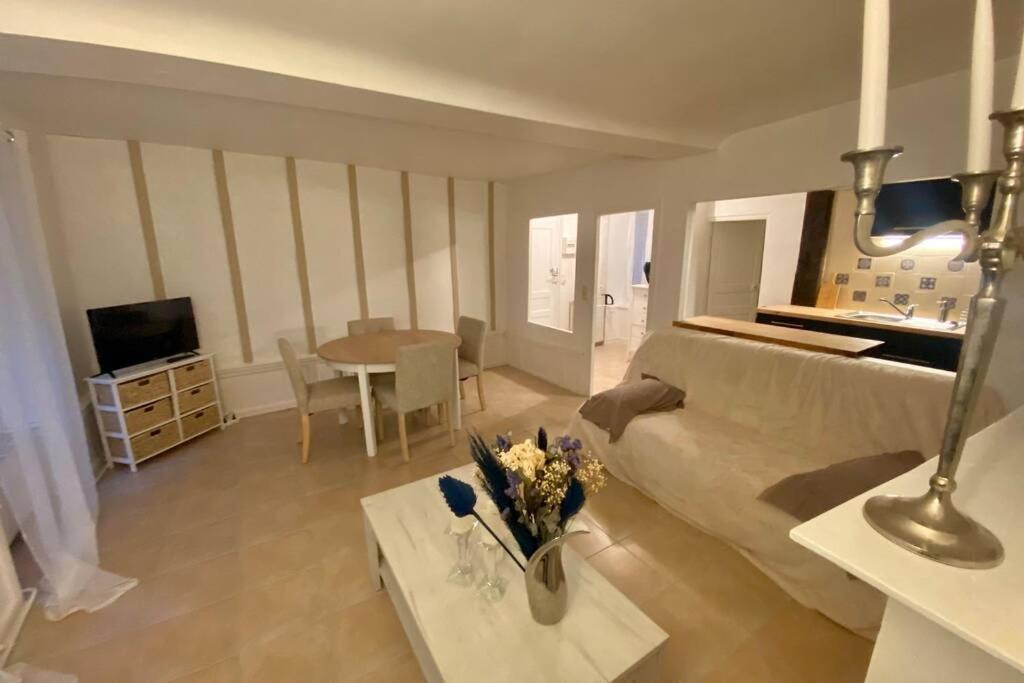 Apartmán La Reine Avranches Exteriér fotografie